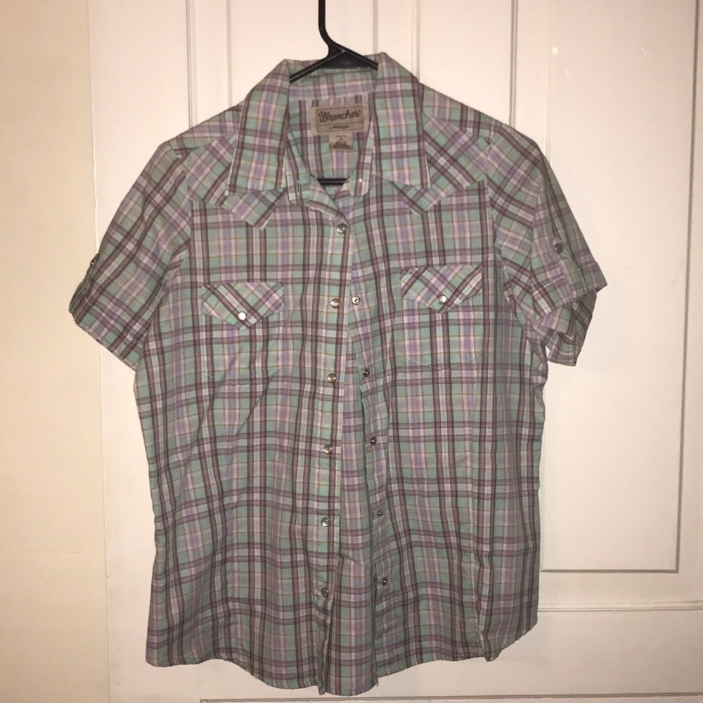 Womens wrangler shirt size medium